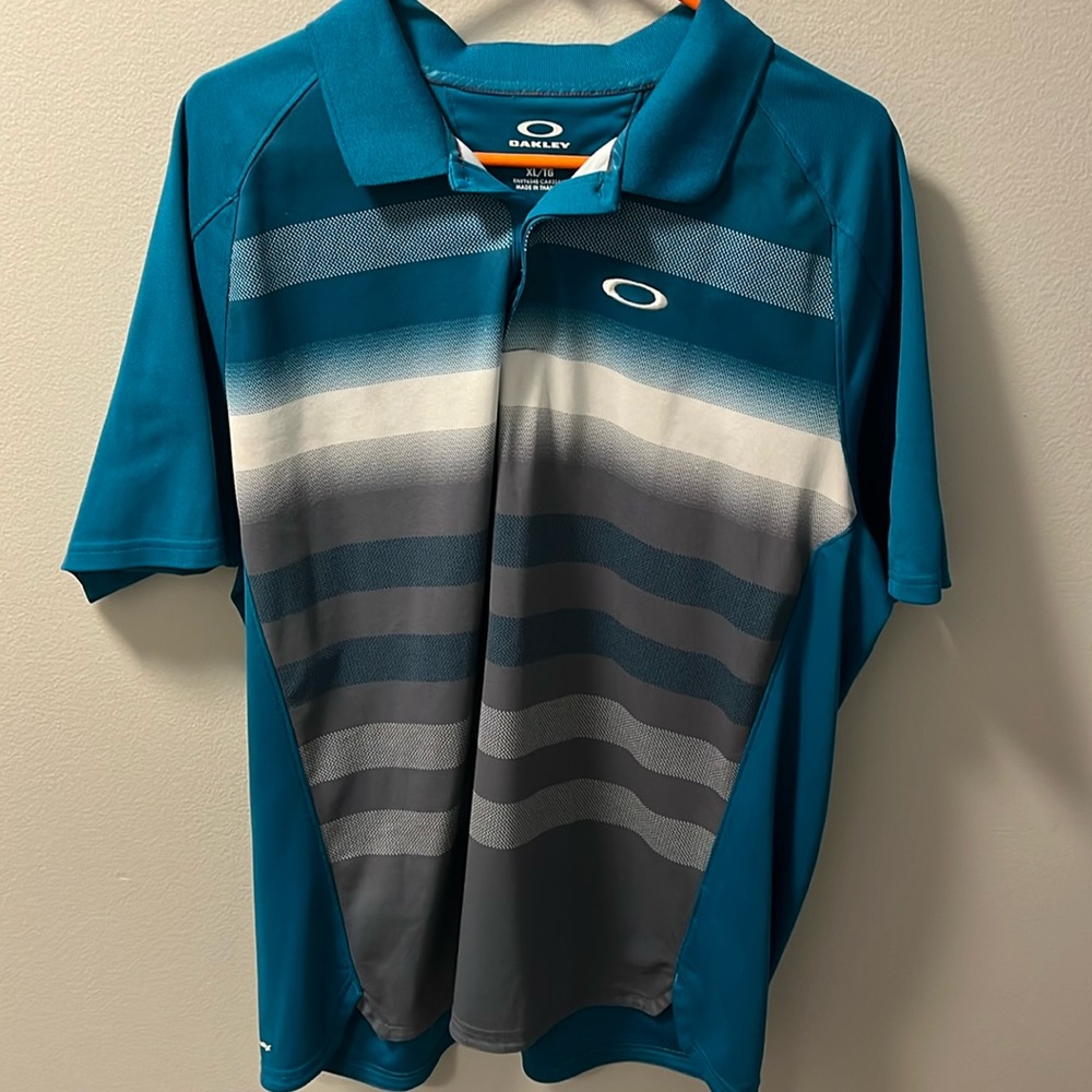 Oakley golf shirt, xl, good condition